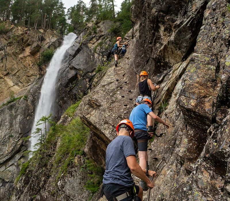 Klettersteig Lehner Wasserfall Variante, Klettern